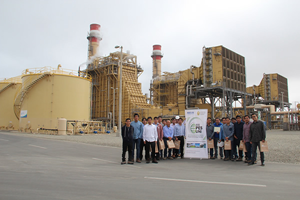 Alumnos de la UNI visitan Fenix