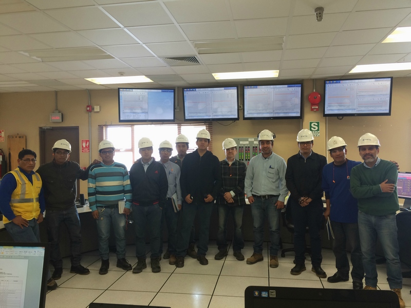 Alumnos de la UNI visitan Fenix Power