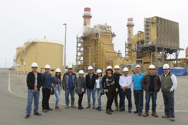 Alumnos de la PUCP visitaron la Central Termoeléctrica de Fenix Power