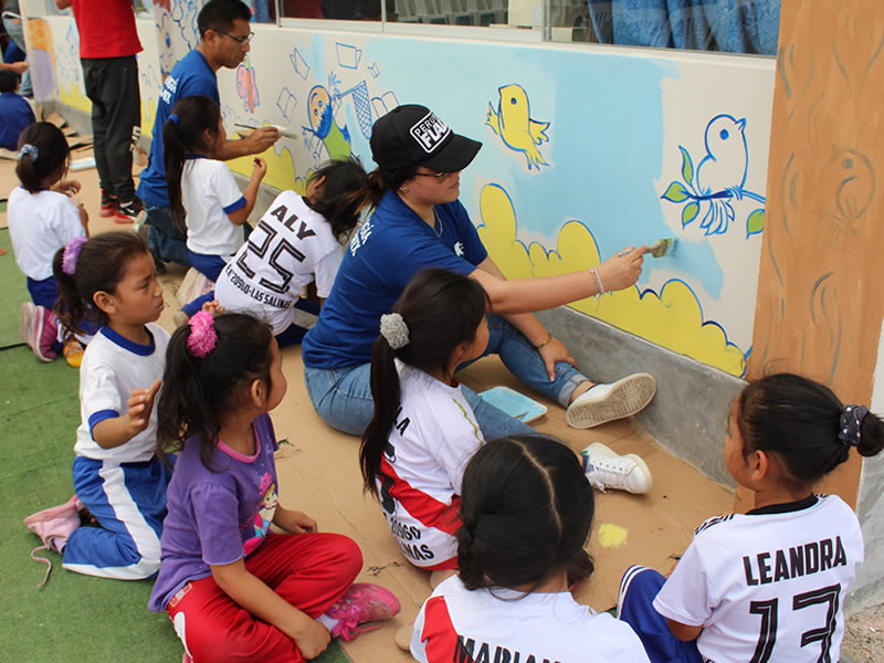 Fenix inaugura primera ludobiblioteca en Chilca