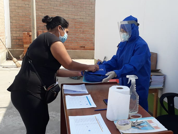 Fenix entrega útiles escolares a instituciones educativas de Chilca