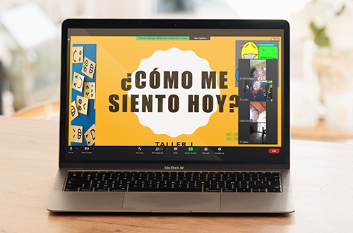 Adultos mayores, vecinos de Fenix, aprenden a manejar plataformas virtuales y redes sociales