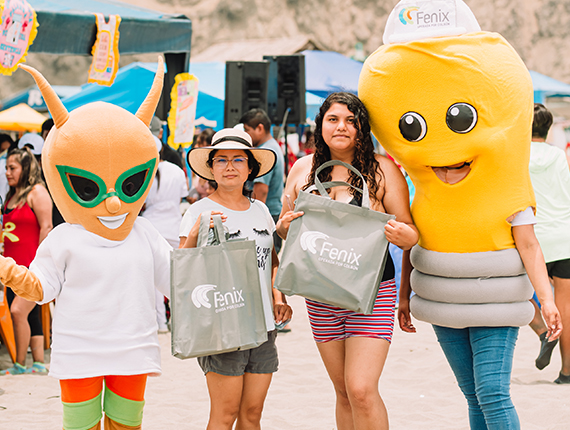 Fenix promueve campaña de salud en playa de Chilca