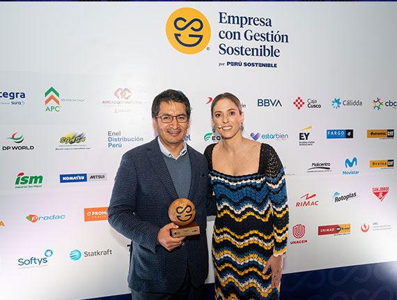 Fenix recibe el distintivo EGS por octavo año consecutivo