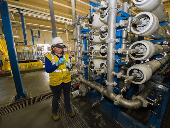 Eficiencia hídrica responsable para la generación de energía eléctrica